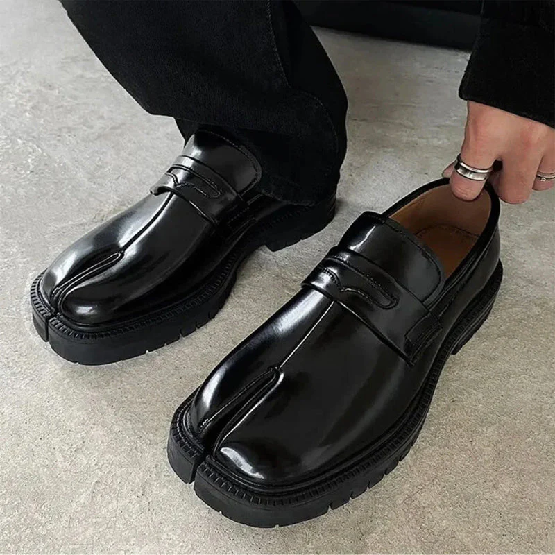 Lorenzo Vitali Tabi Split-Toe Leather Shoes